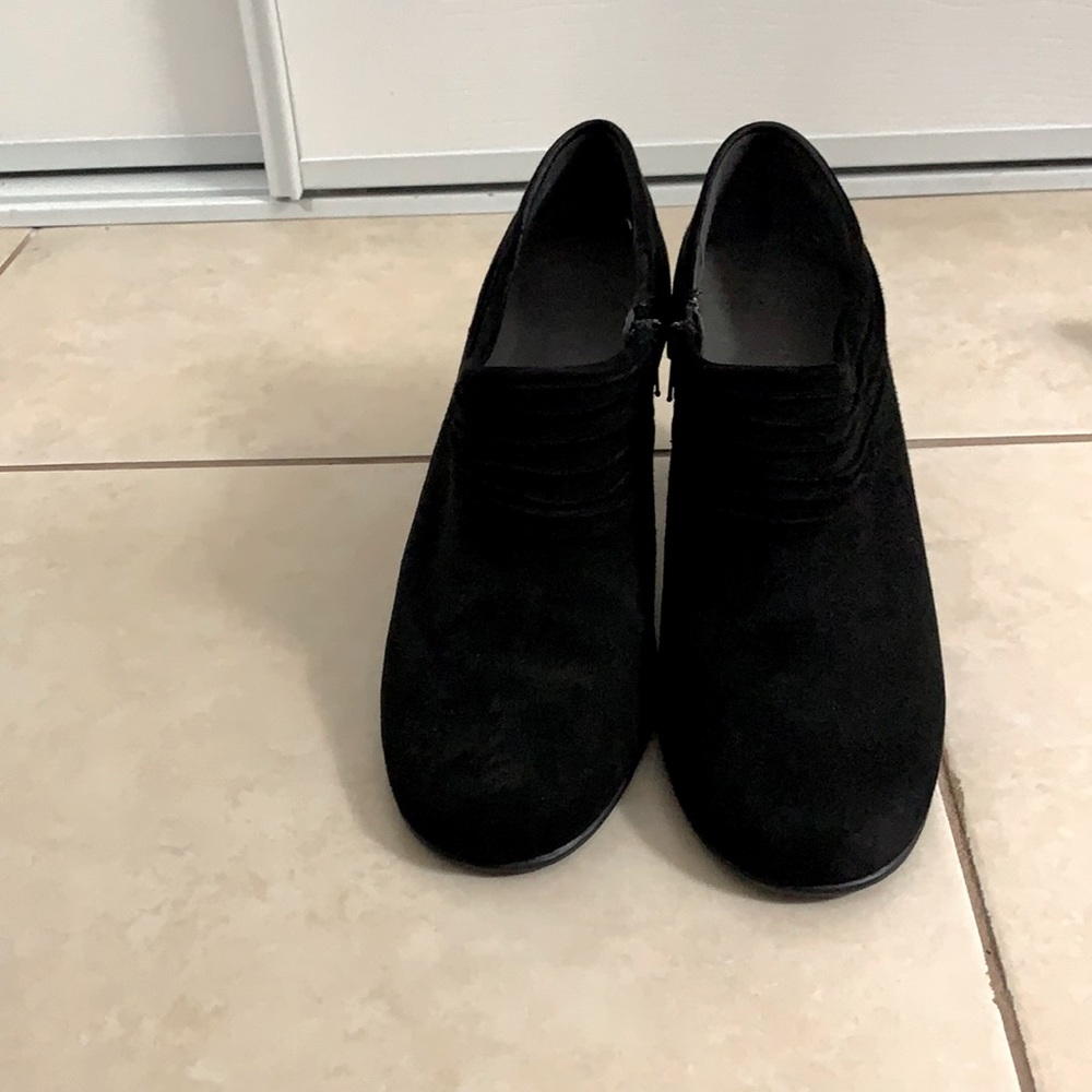 Aerosoles black velvet bootie